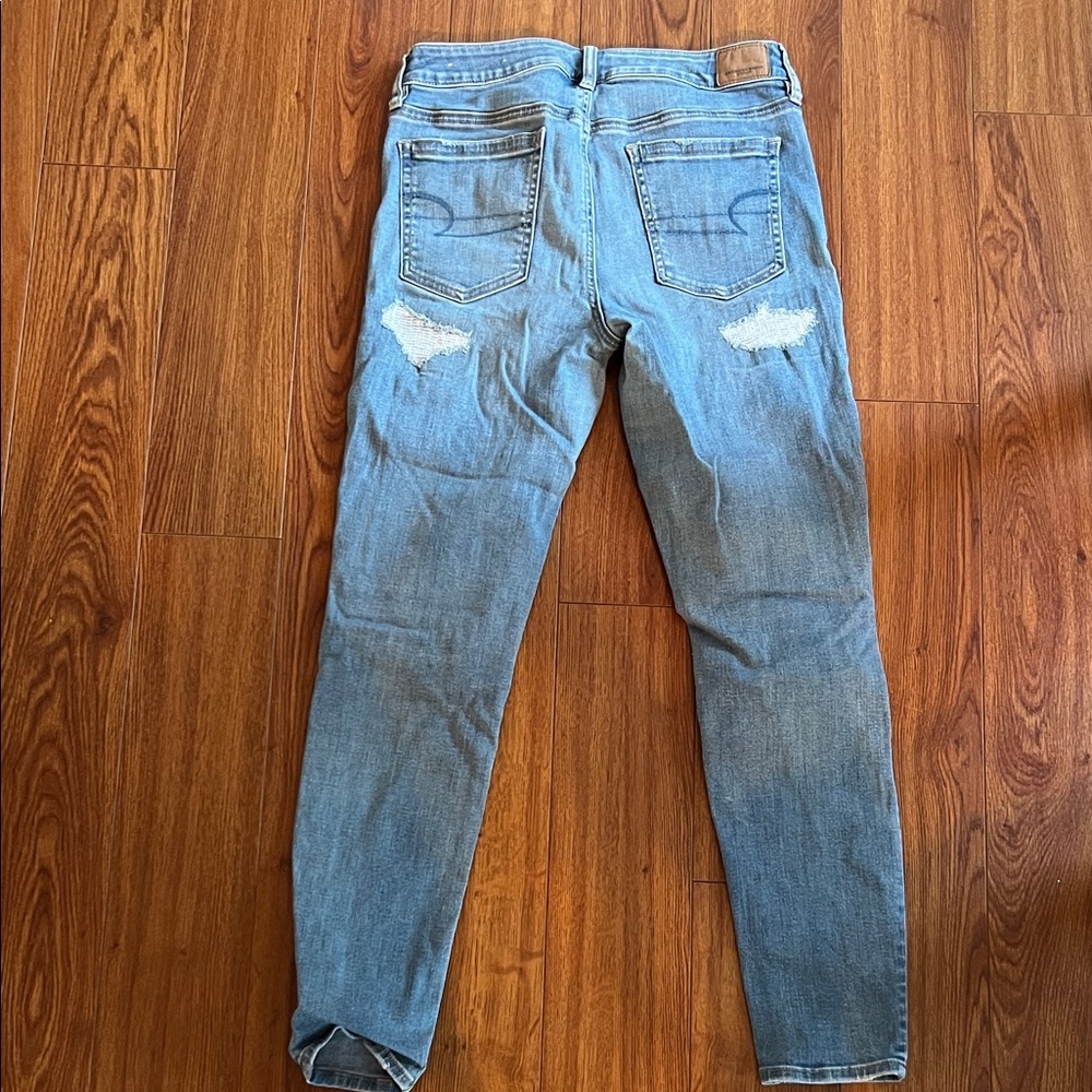 American Eagle Ripped Light Blue Hi-Rise Jegging - Picture 6 of 6